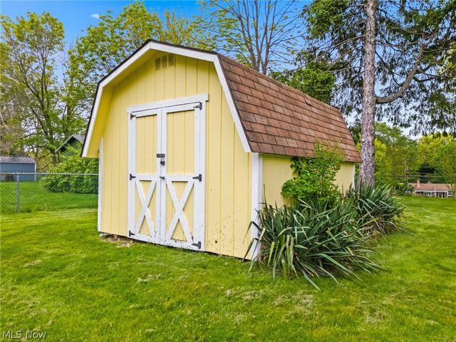 910 Marquardt Avenue NW, North Canton, OH 44720