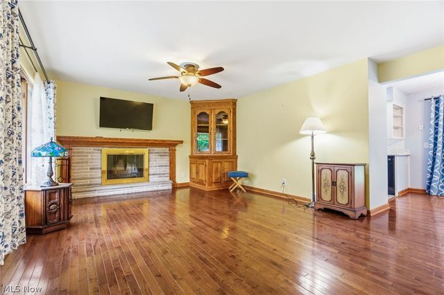 910 Marquardt Avenue NW, North Canton, OH 44720
