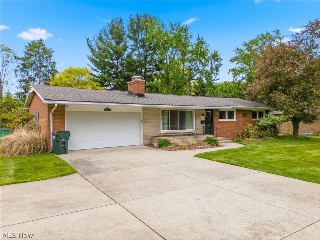 910 Marquardt Avenue NW, North Canton, OH 44720