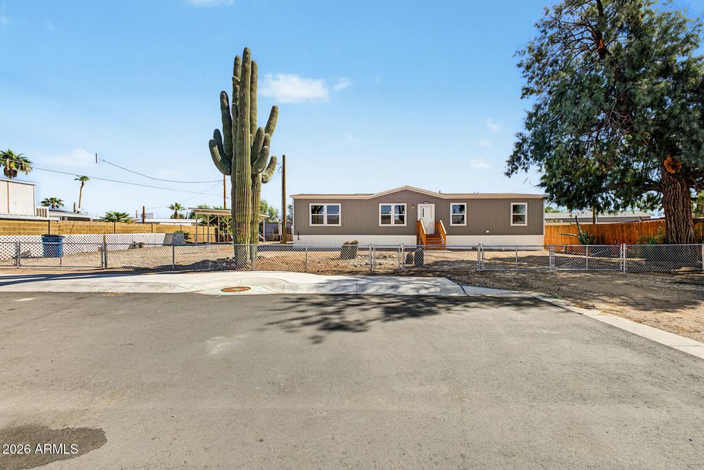 515 N DESERT VIEW Drive, Apache Junction, AZ 85120 — exterior