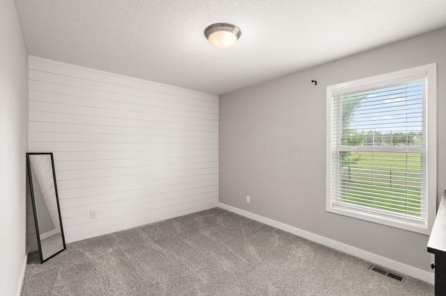 715 Boulder Pass Street, Jordan, MN 55352