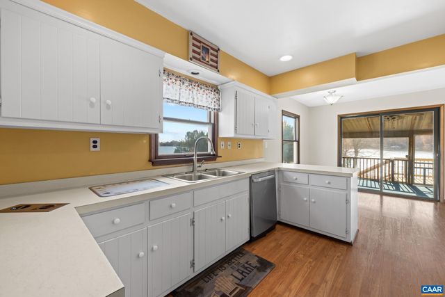 1753 NORTH LAKESHORE DR, Louisa, VA 23093