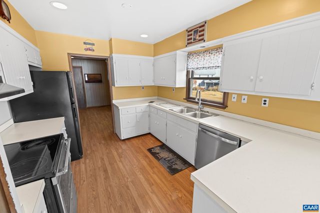 1753 NORTH LAKESHORE DR, Louisa, VA 23093