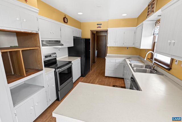 1753 NORTH LAKESHORE DR, Louisa, VA 23093