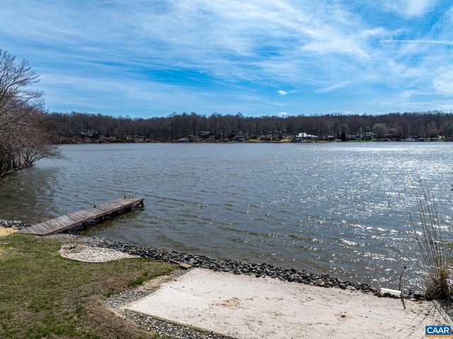 1753 NORTH LAKESHORE DR, Louisa, VA 23093