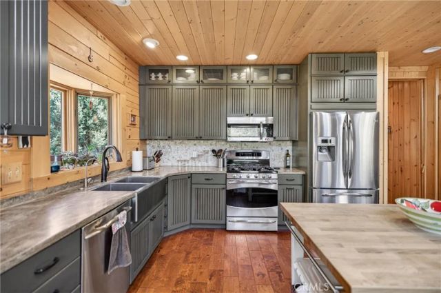 15817 Edgewood Way, Pine Mountain Club, CA 93222