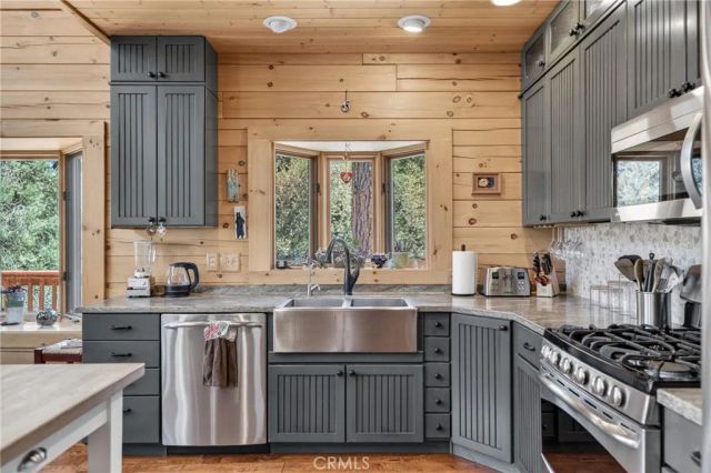 15817 Edgewood Way, Pine Mountain Club, CA 93222