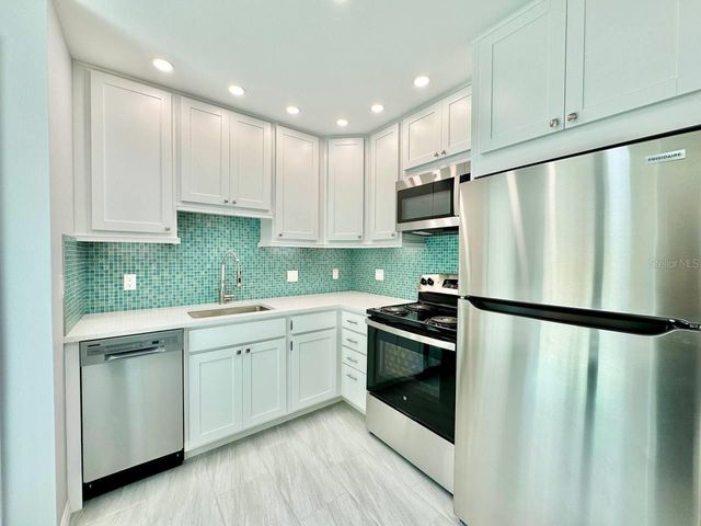 4306 PORPOISE DRIVE A, Tampa, FL 33617