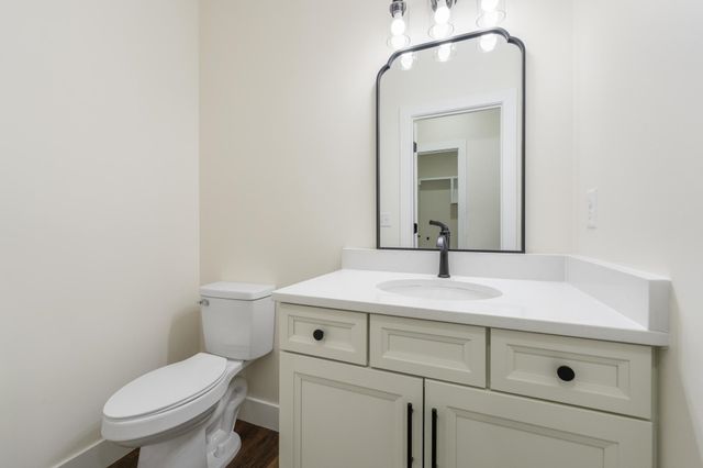 5435 S Victoria St, Wichita, KS 67216