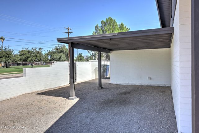 801 S Belvedere Avenue, Tucson, AZ 85711