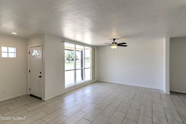 801 S Belvedere Avenue, Tucson, AZ 85711