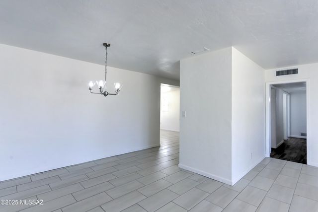 801 S Belvedere Avenue, Tucson, AZ 85711