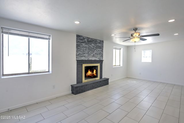 801 S Belvedere Avenue, Tucson, AZ 85711