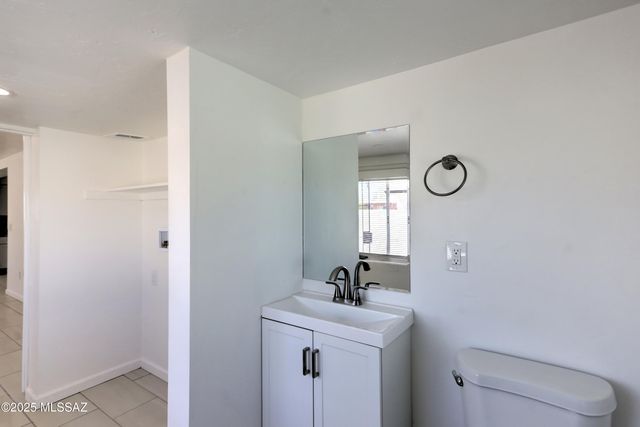 801 S Belvedere Avenue, Tucson, AZ 85711