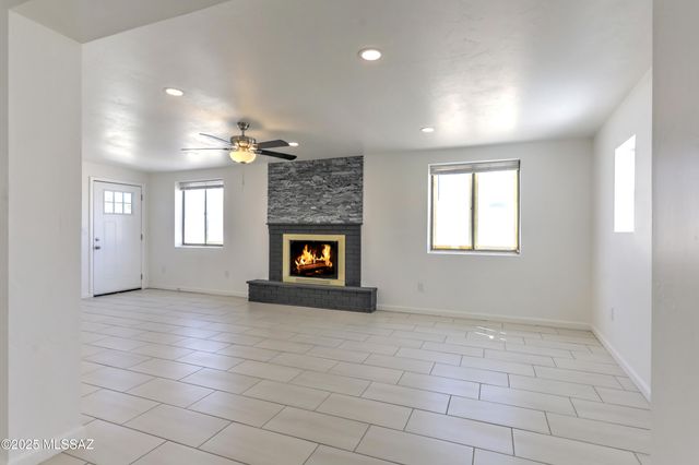 801 S Belvedere Avenue, Tucson, AZ 85711