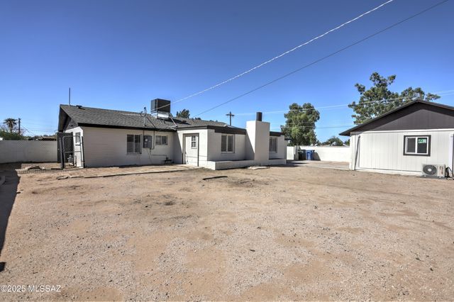 801 S Belvedere Avenue, Tucson, AZ 85711