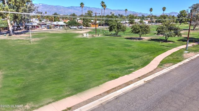 801 S Belvedere Avenue, Tucson, AZ 85711