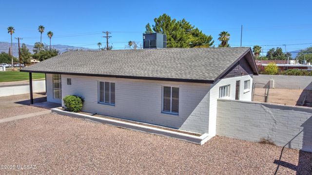 801 S Belvedere Avenue, Tucson, AZ 85711