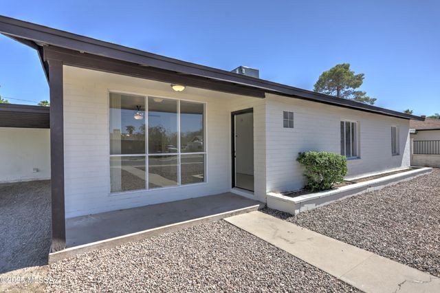 801 S Belvedere Avenue, Tucson, AZ 85711