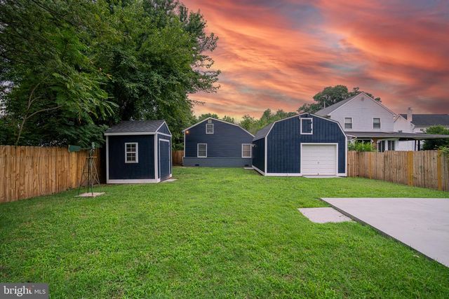 8208 DOGWOOD DR, Dundalk, MD 21222