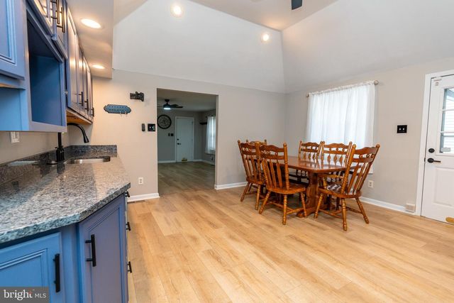 8208 DOGWOOD DR, Dundalk, MD 21222