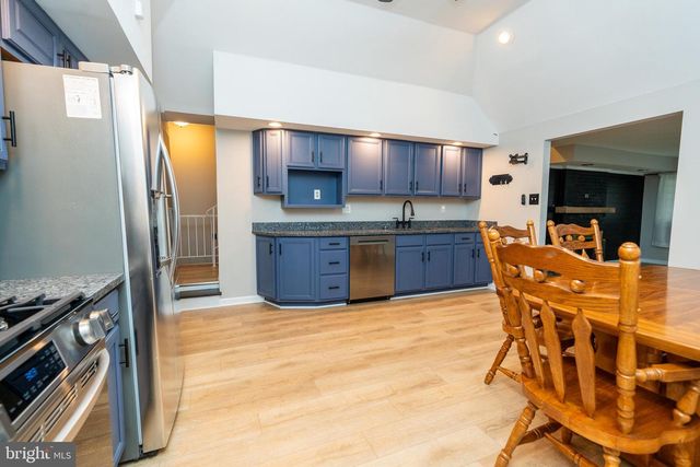 8208 DOGWOOD DR, Dundalk, MD 21222