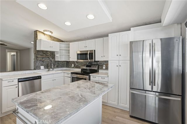 23449 Big Tee, Canyon Lake, CA 92587