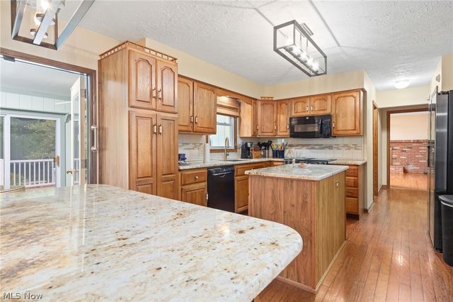 502 Farr Avenue, Wadsworth, OH 44281