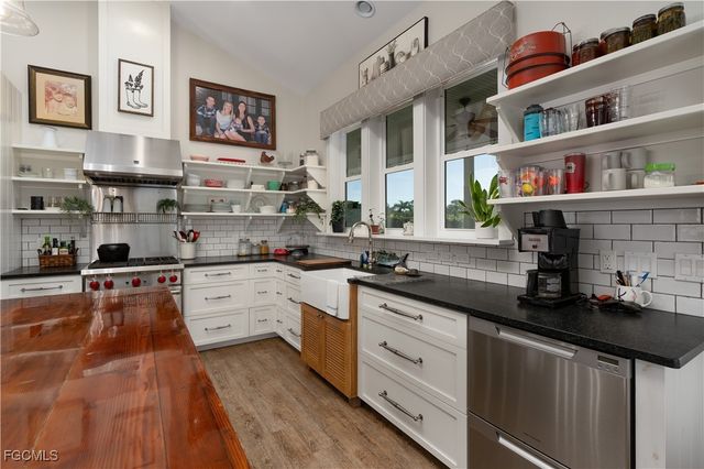 4093 Sunshine BLVD, St James City, FL 33956