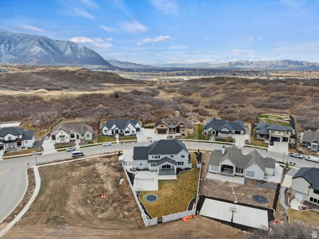Image 3 of property listing at 3541 S MAPLETON ESTATES DR, Mapleton, UT 84664