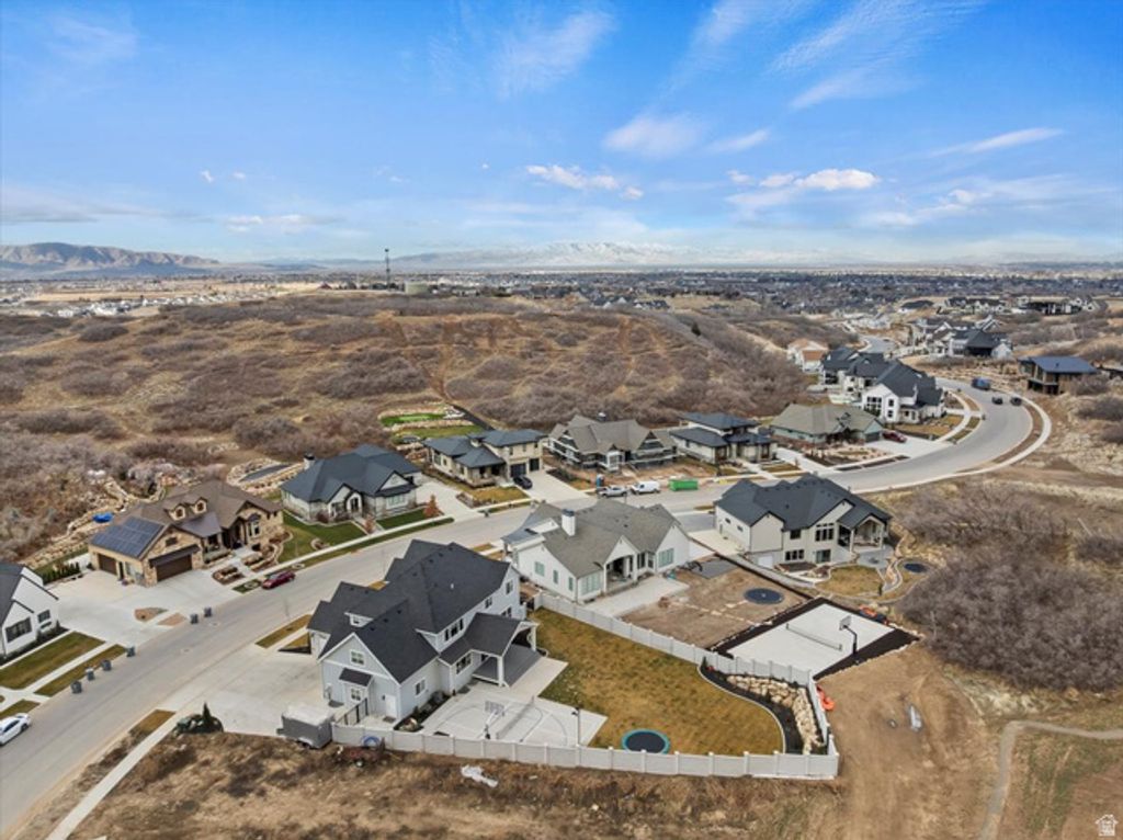 Image 4 of property listing at 3541 S MAPLETON ESTATES DR, Mapleton, UT 84664