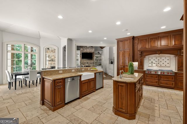 809 Creekside Trail, Alpharetta, GA 30004