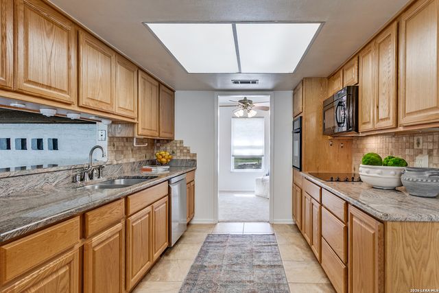 17218 Happy Hollow, San Antonio, TX 78232