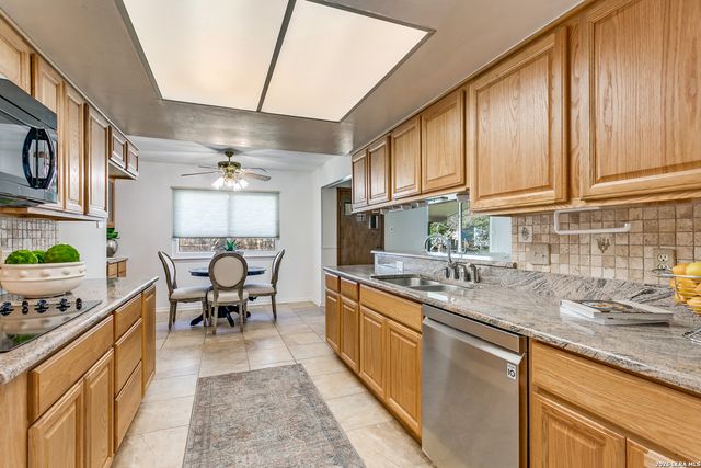 17218 Happy Hollow, San Antonio, TX 78232