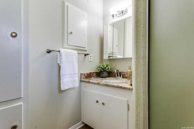 17218 Happy Hollow, San Antonio, TX 78232