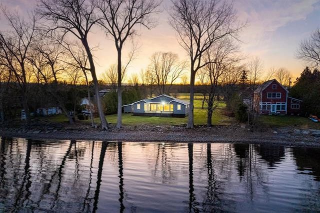 28 Sunrise Drive, South Hero, VT 05486