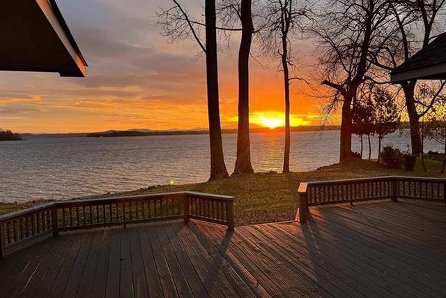 28 Sunrise Drive, South Hero, VT 05486
