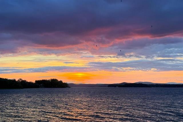 28 Sunrise Drive, South Hero, VT 05486