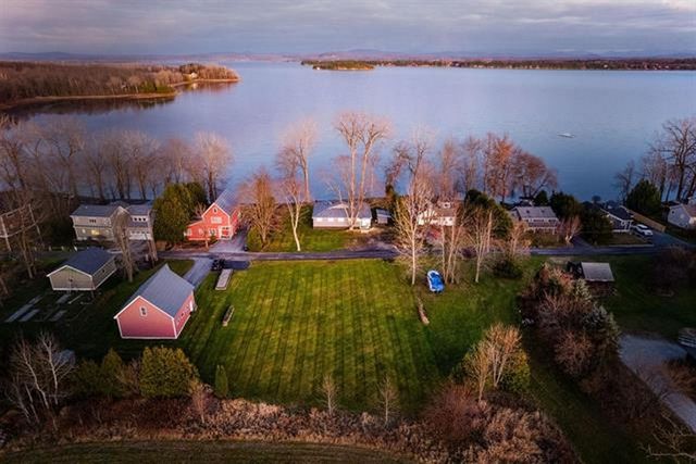 28 Sunrise Drive, South Hero, VT 05486