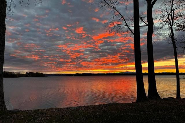 28 Sunrise Drive, South Hero, VT 05486