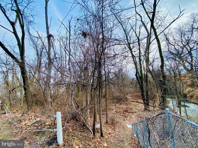 3798 CHALFONT DR, Philadelphia, PA 19154