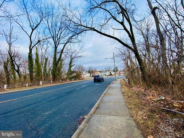 3798 CHALFONT DR, Philadelphia, PA 19154