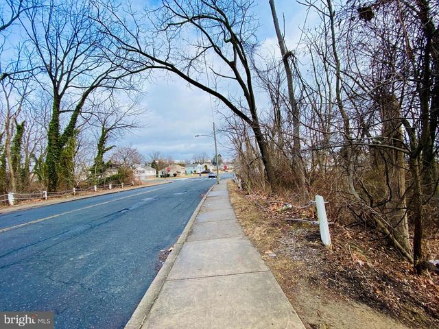 3798 CHALFONT DR, Philadelphia, PA 19154