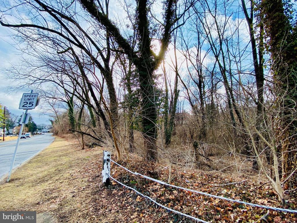 3798 CHALFONT DR, Philadelphia, PA 19154