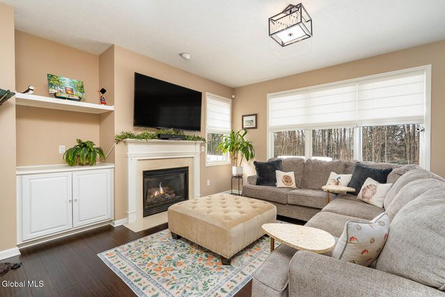 59 Sterling Heights Drive, Clifton Park, NY 12065