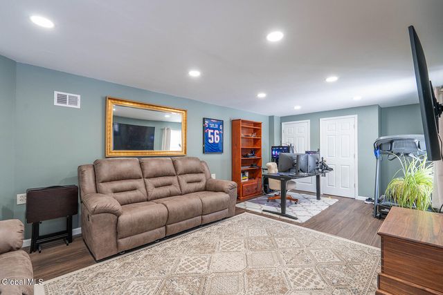 59 Sterling Heights Drive, Clifton Park, NY 12065