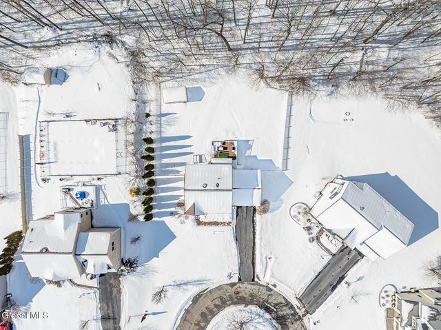 59 Sterling Heights Drive, Clifton Park, NY 12065