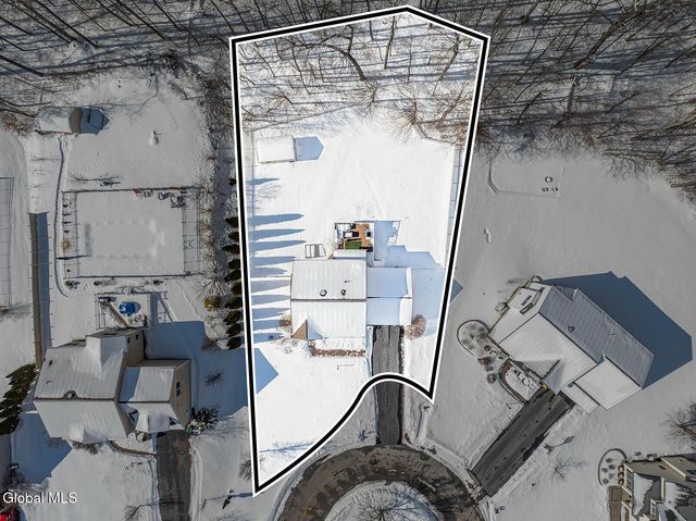 59 Sterling Heights Drive, Clifton Park, NY 12065