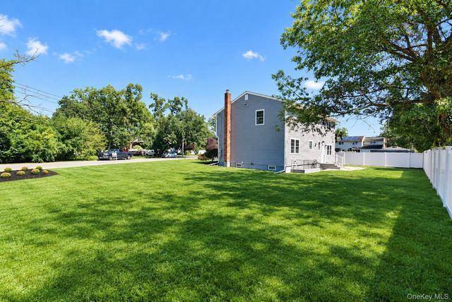 26 Tell Avenue, Deer Park, NY 11729