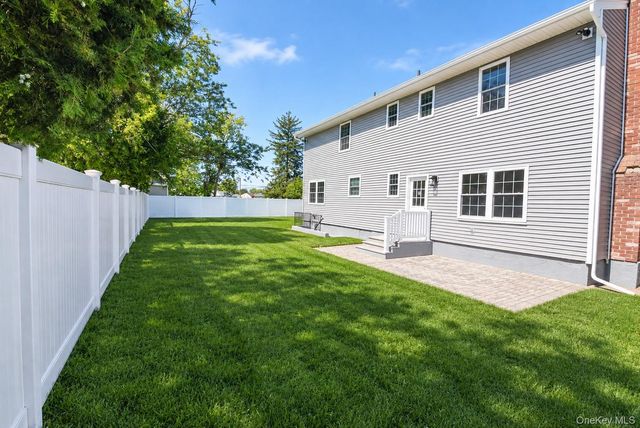 26 Tell Avenue, Deer Park, NY 11729